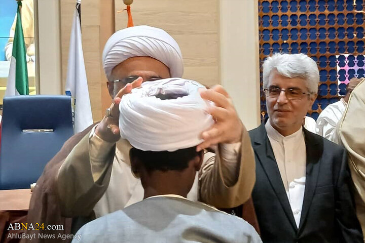 Photos: Turban-wearing ceremony for Seminary students from Niger held by Ayatollah Ramazani