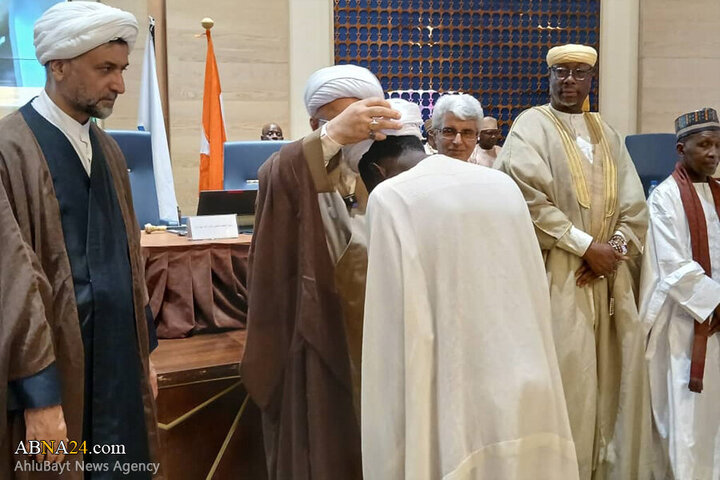 Photos: Turban-wearing ceremony for Seminary students from Niger held by Ayatollah Ramazani