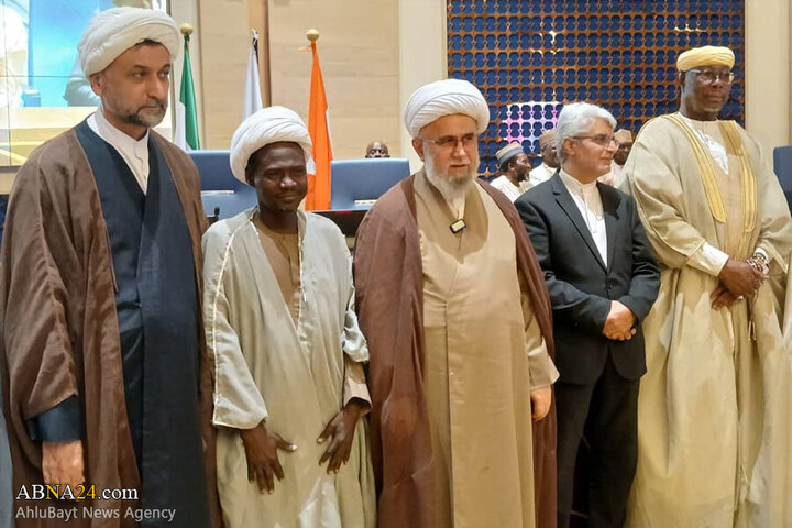 Photos: Turban-wearing ceremony for Seminary students from Niger held by Ayatollah Ramazani