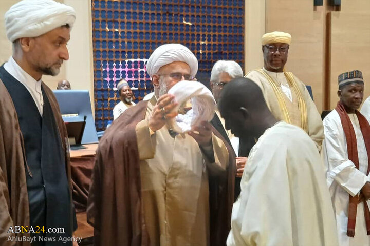 Photos: Turban-wearing ceremony for Seminary students from Niger held by Ayatollah Ramazani