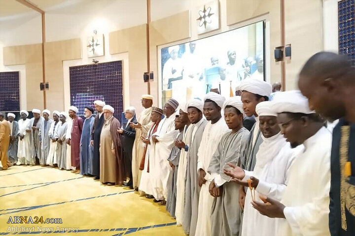 Photos: Turban-wearing ceremony for Seminary students from Niger held by Ayatollah Ramazani