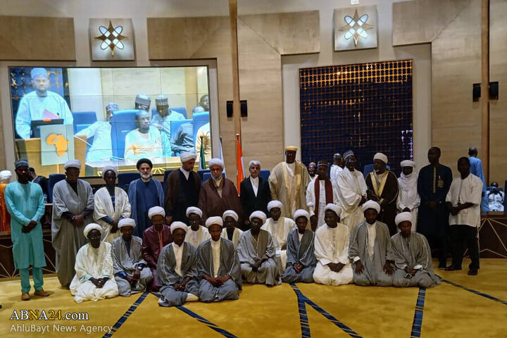 Photos: Turban-wearing ceremony for Seminary students from Niger held by Ayatollah Ramazani