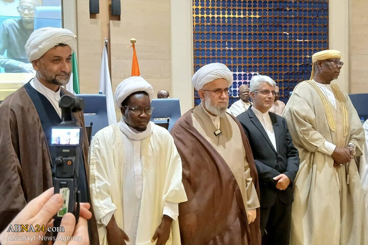 Photos: Turban-wearing ceremony for Seminary students from Niger held by Ayatollah Ramazani