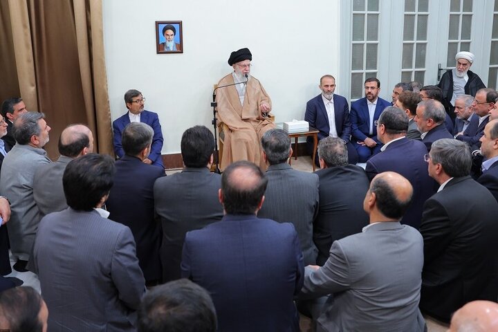 Photos: Imam Khamenei meets with Iran's Interior Minister and governors