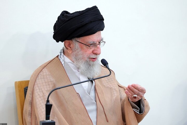 Photos: Imam Khamenei meets with Iran's Interior Minister and governors