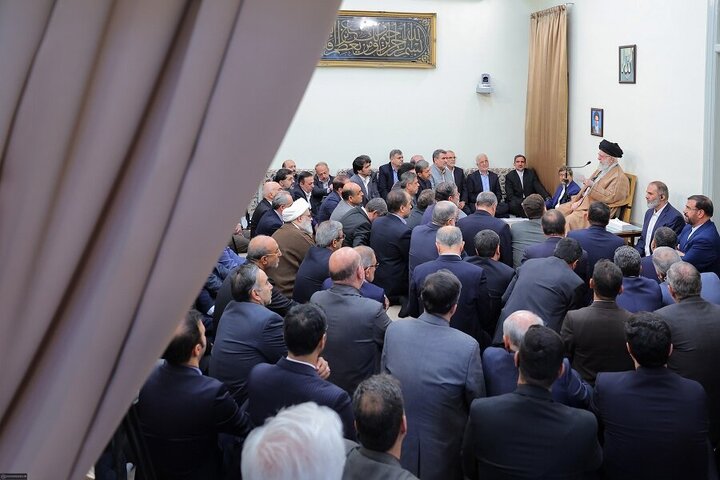 Photos: Imam Khamenei meets with Iran's Interior Minister and governors