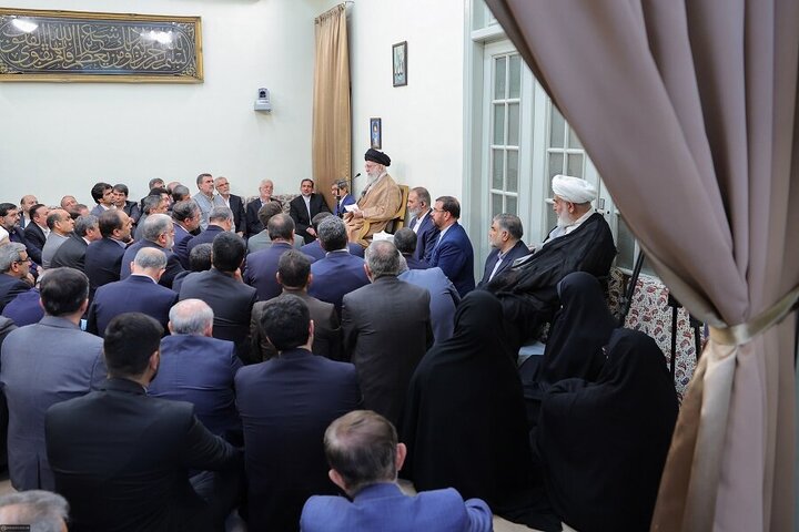Photos: Imam Khamenei meets with Iran's Interior Minister and governors