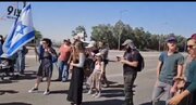 视频 |犹太复国主义定居者袭击向加沙运送援助物资的卡车