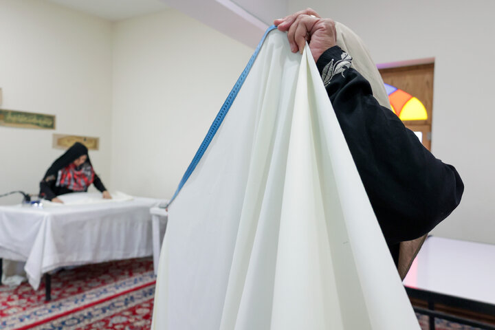 دوخت و اهدای ۲۰ چادر عروس توسط باشگاه اجتماعی گوهرشاد