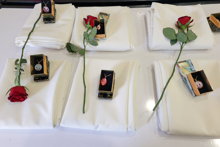 دوخت و اهدای ۲۰ چادر عروس توسط باشگاه اجتماعی گوهرشاد