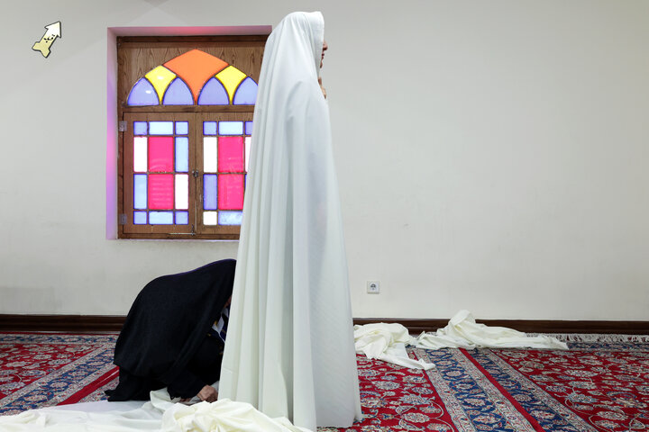 دوخت و اهدای ۲۰ چادر عروس توسط باشگاه اجتماعی گوهرشاد