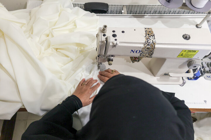 دوخت و اهدای ۲۰ چادر عروس توسط باشگاه اجتماعی گوهرشاد