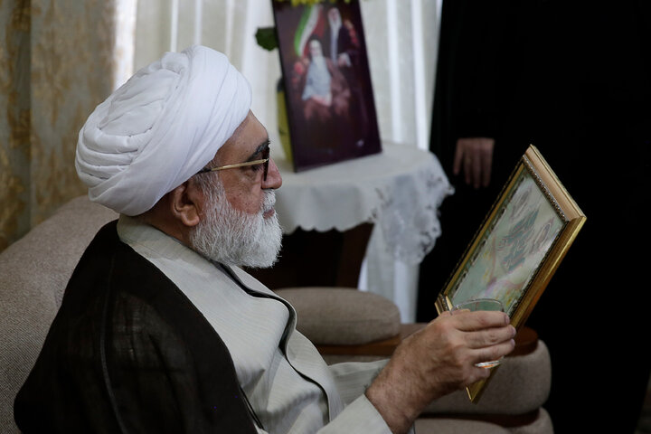 گزارش تصویری | دیدار تولیت آستان قدس رضوی با خانواده شهدا