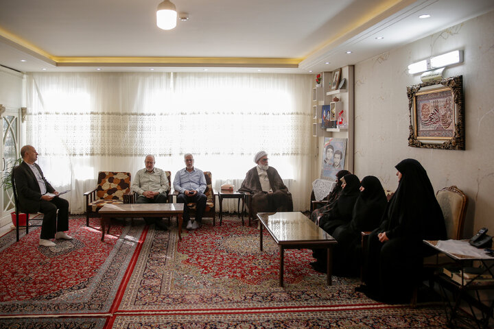 گزارش تصویری | دیدار تولیت آستان قدس رضوی با خانواده شهدا