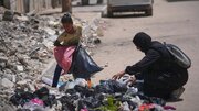 Video | Derita Seorang Ibu Palestin Mencari Makanan Dalam Sampah Buat Anaknya