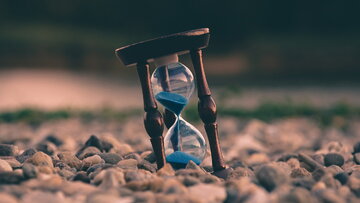 نگاهی عمیق به مفهوم، فلسفه و حالات احتضار