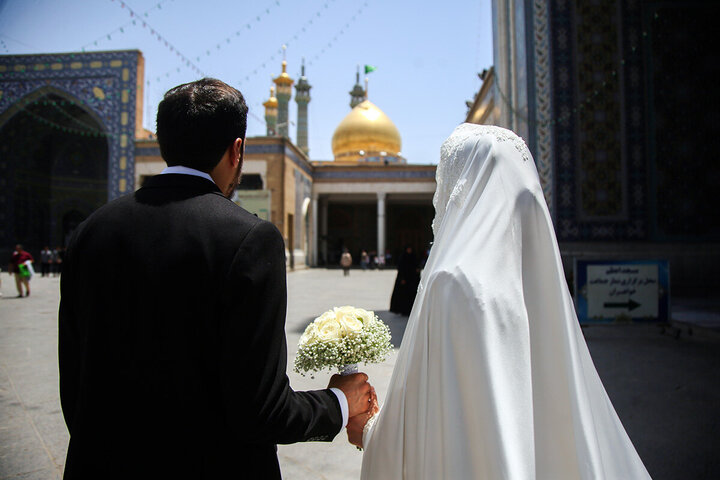 Photos: Young couples begin their life together at Hazrat Masoumeh shrine