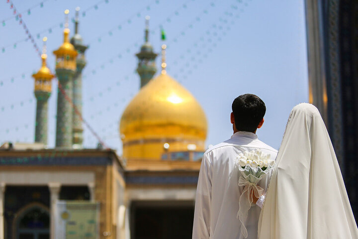 Photos: Young couples begin their life together at Hazrat Masoumeh shrine