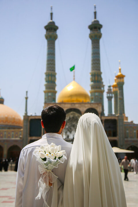 Photos: Young couples begin their life together at Hazrat Masoumeh shrine