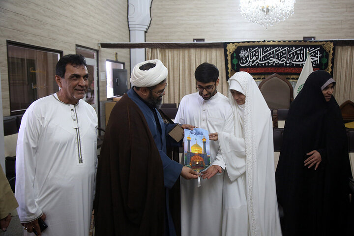 Photos: Young couples begin their life together at Hazrat Masoumeh shrine