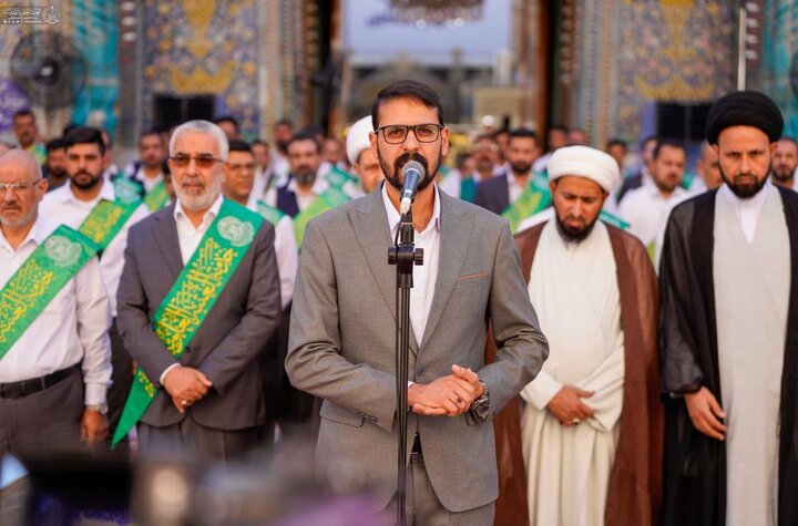 العتبة العلويّة المقدّسة تسلّم رايات الغدير لهيئات ومؤسّسات عراقية وعالمية