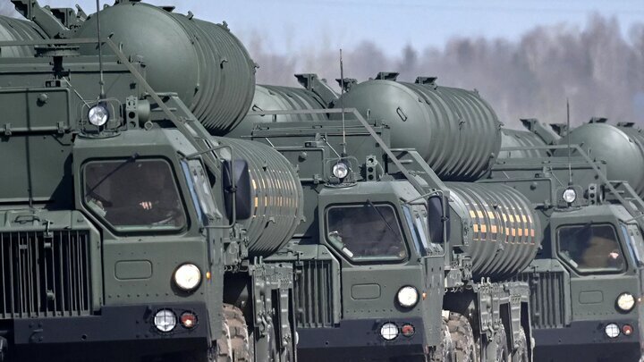 Əlcəzair S-400 sistemini təqdim etdi Əlcəzair S-400 sistemini təqdim etdi