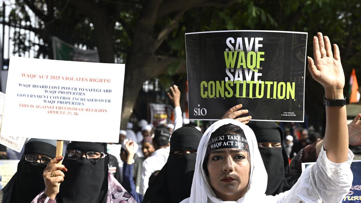 Mass Protest in Hyderabad Against India’s Waqf Amendment Act, Citing Threat to Muslim Heritage