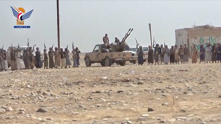 تقرير مصور/ قبائل يمنية في محافظة مأرب تعلن نفيرا عاما وبراءة من الخونة