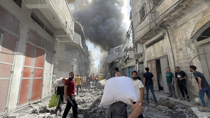 Photos: Israeli attacks on Gaza continue