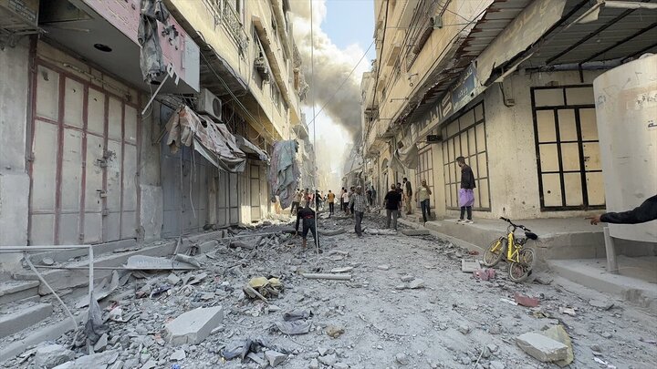 Photos: Israeli attacks on Gaza continue