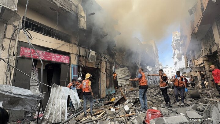 Photos: Israeli attacks on Gaza continue