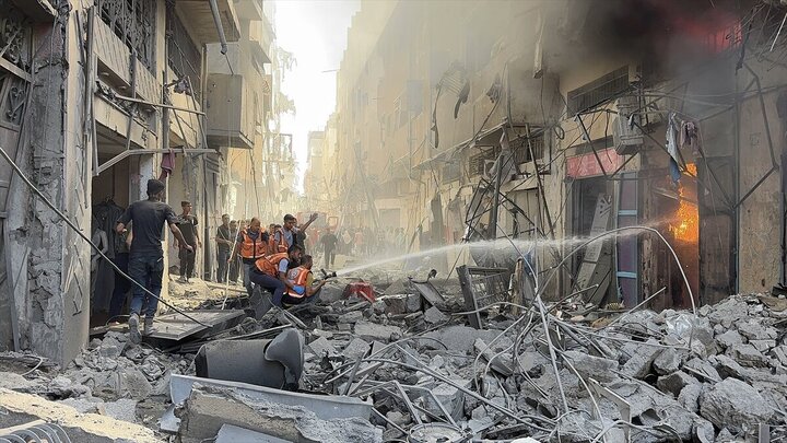 Photos: Israeli attacks on Gaza continue