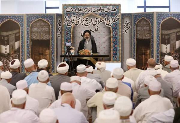 Senior Iranian cleric praises Shia-Sunni unity as a model for the Islamic world