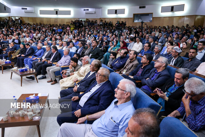 Dawiya Yekemîn Xelata Qelemê Hejar