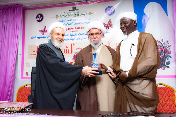 تقرير مصور/ حضور الأمين العام للمجمع العالمي لأهل البيت (ع) في حفل بلوغ سن التكليف لطالبات السنغال