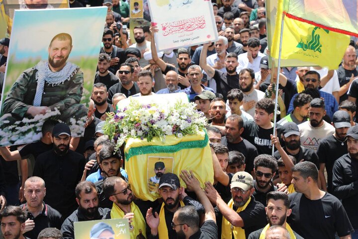 حزب الله وجماهير المقاومة يشيّعون الشّهيد علي الإبراهيم في المنصوري جنوب لبنان