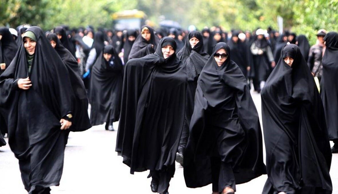 الاستاذ مورغي كولك: لا يمكن انتزاع الحجاب عن المرأة الإيرانية لإيمانها بالمبادئ والقيم