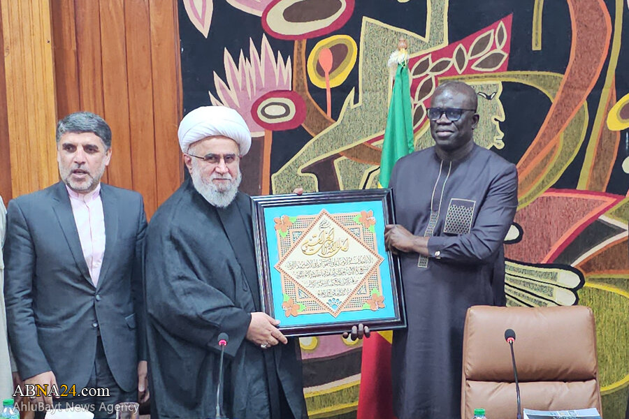 دیدار دبیرکل مجمع جهانی اهلبیت(ع) با رئیس دانشگاه داکار سنگال دیدار دبیرکل مجمع جهانی اهلبیت(ع) با رئیس دانشگاه داکار سنگال
