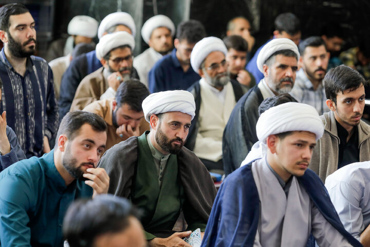 نشست تخصصی خوانش و مباحثه بیانیه «حوزه پیشرو و سرآمد»