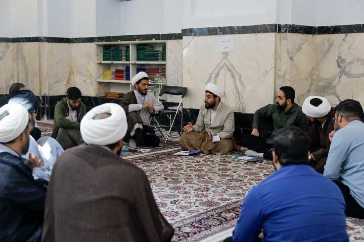 نشست تخصصی خوانش و مباحثه بیانیه «حوزه پیشرو و سرآمد»