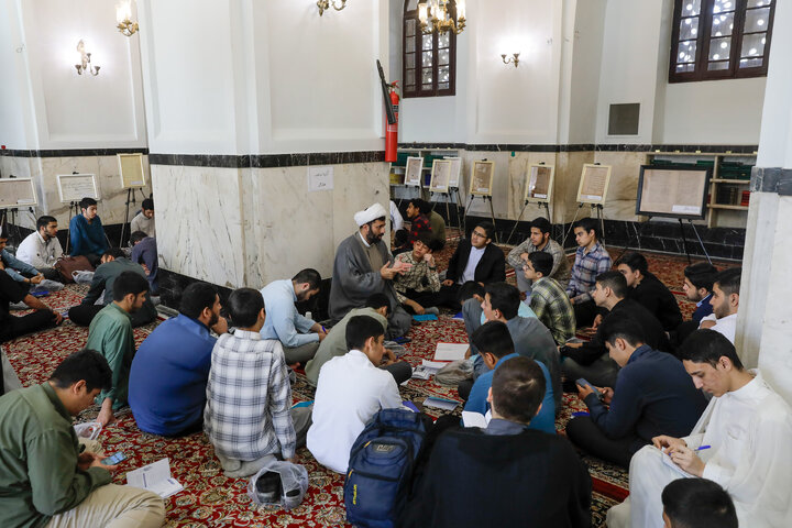 نشست تخصصی خوانش و مباحثه بیانیه «حوزه پیشرو و سرآمد»