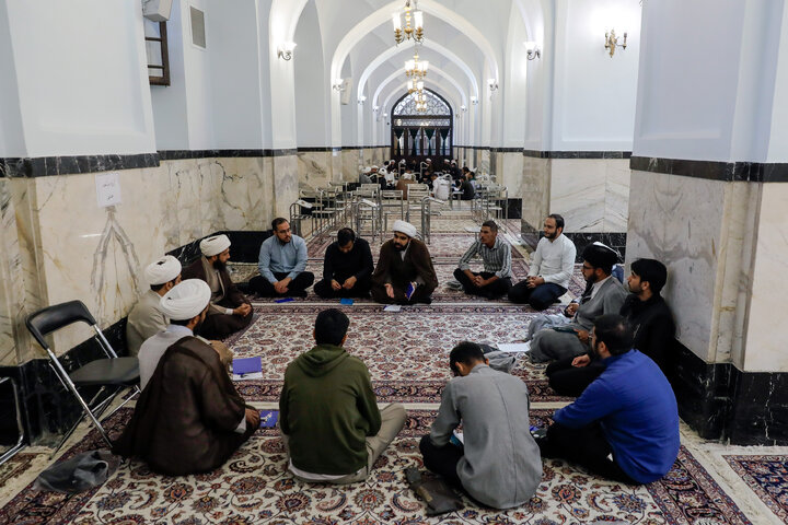 نشست تخصصی خوانش و مباحثه بیانیه «حوزه پیشرو و سرآمد»