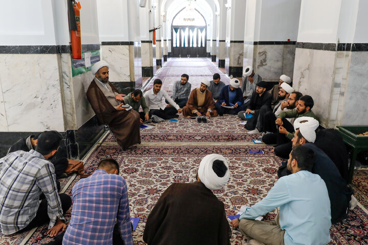نشست تخصصی خوانش و مباحثه بیانیه «حوزه پیشرو و سرآمد»
