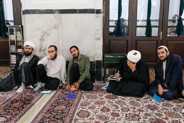 نشست تخصصی خوانش و مباحثه بیانیه «حوزه پیشرو و سرآمد»