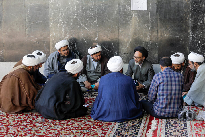 نشست تخصصی خوانش و مباحثه بیانیه «حوزه پیشرو و سرآمد»