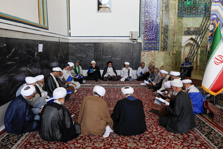 نشست تخصصی خوانش و مباحثه بیانیه «حوزه پیشرو و سرآمد»