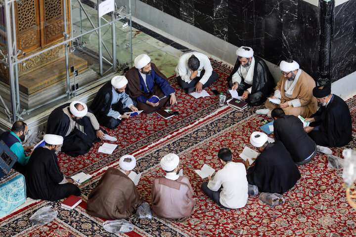 نشست تخصصی خوانش و مباحثه بیانیه «حوزه پیشرو و سرآمد»