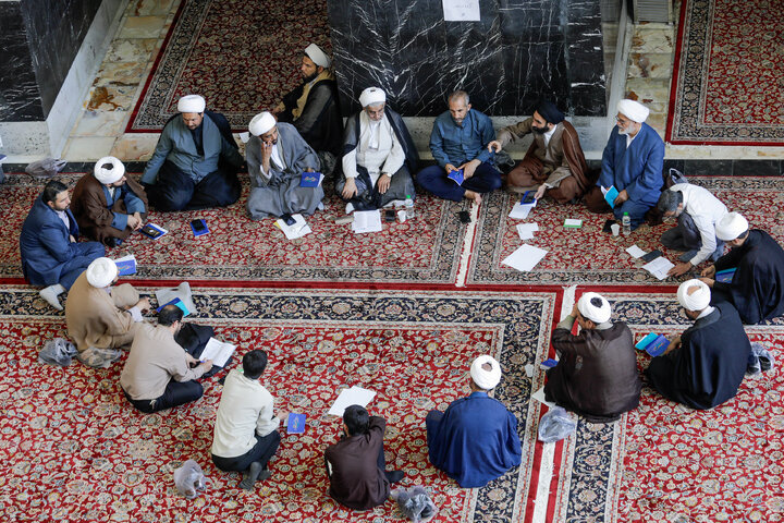 نشست تخصصی خوانش و مباحثه بیانیه «حوزه پیشرو و سرآمد»