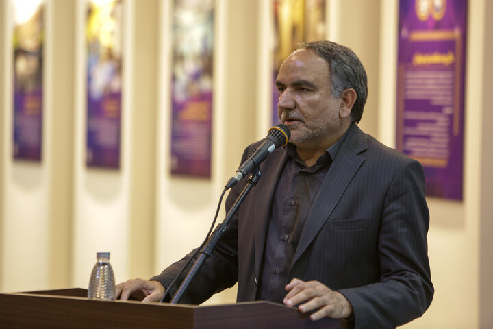 اهدای سیمرغ بلورین بهترین فیلم چهل و سومین دوره جشنواره فجر به آستان قدس رضوی