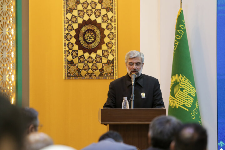 اهدای سیمرغ بلورین بهترین فیلم چهل و سومین دوره جشنواره فجر به آستان قدس رضوی